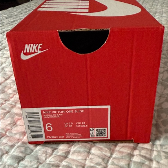 Nike Victori One slide size 6 -
NWT  || size 7 -NWT also available - Picture 2 of 2